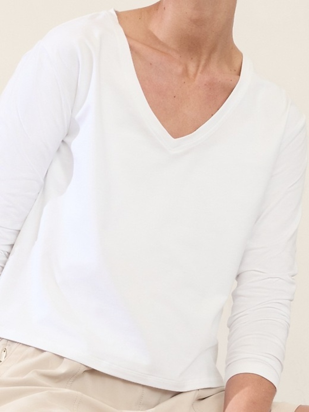 MOVING SALE: Athleta Essential V-Neck Long Sleeve Tee